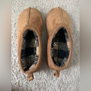 Wonder Nation Cozy Tan Slippers with Fleece Lining